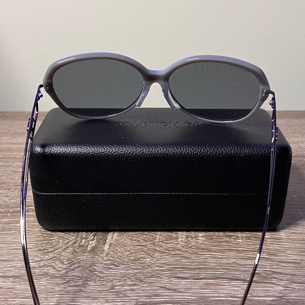 New Balenciaga BB0058SK Large Elegant Gray Sunglasses 59mm - Picture 6 of 9